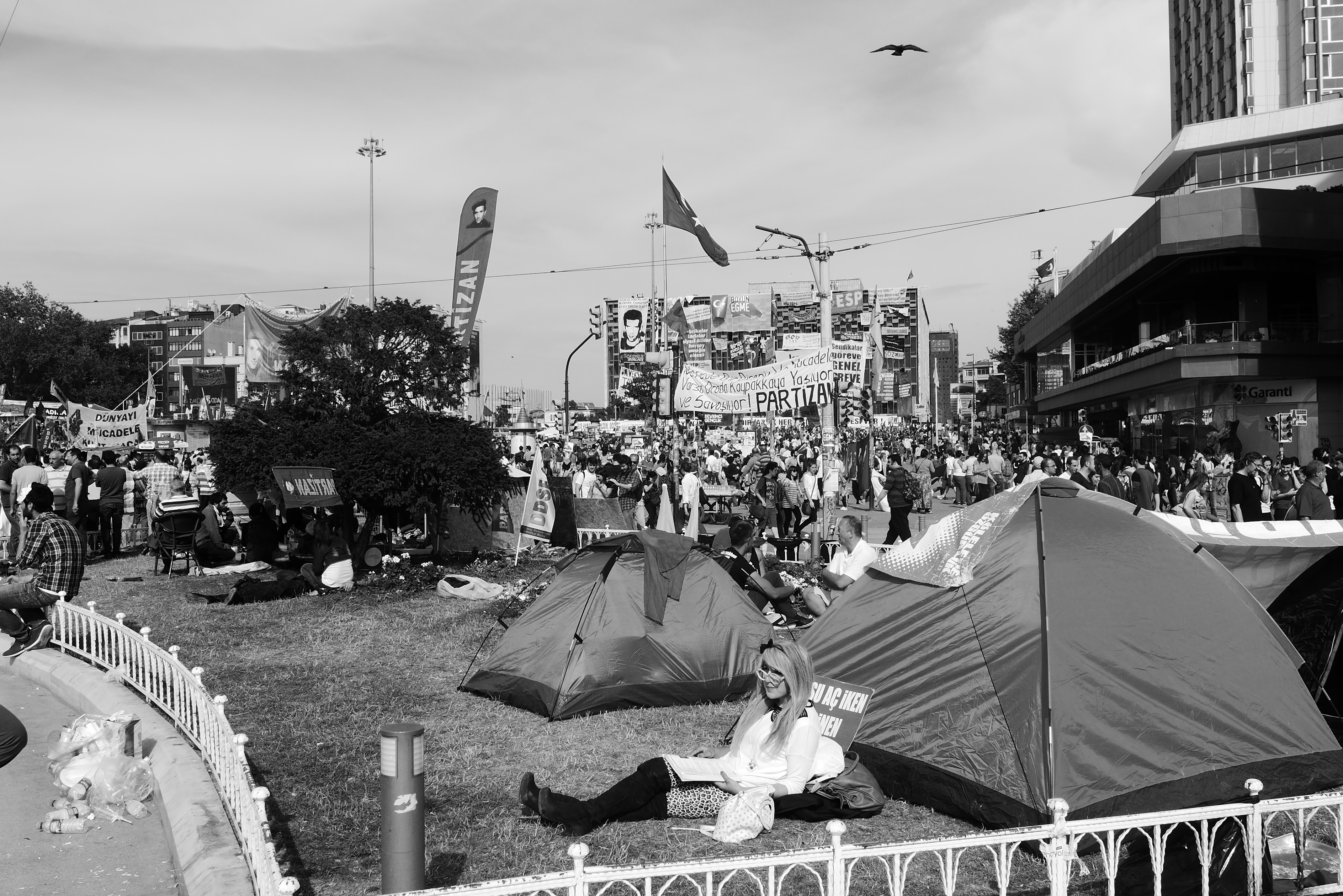 Gekommen um zu bleiben: Der Taksim-Platz und insbesondere der Gezi-Park sind zum Camping-Platz mutiert