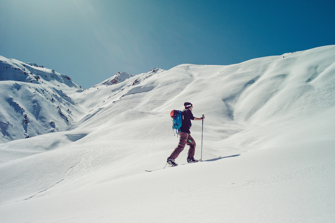 Bei Touren bekommen wir keine Seele und keine Spur zu sehen. Allerdings sehen wir auch keinen Handyempfang. Sich in jeder Hinsicht (Lawinenlagebericht etc.) auf die eigenen Erfahrungen zu verlassen – eine Umstellung im Vergleich zu den Alpen (Foto: Martin Erd Photographer)