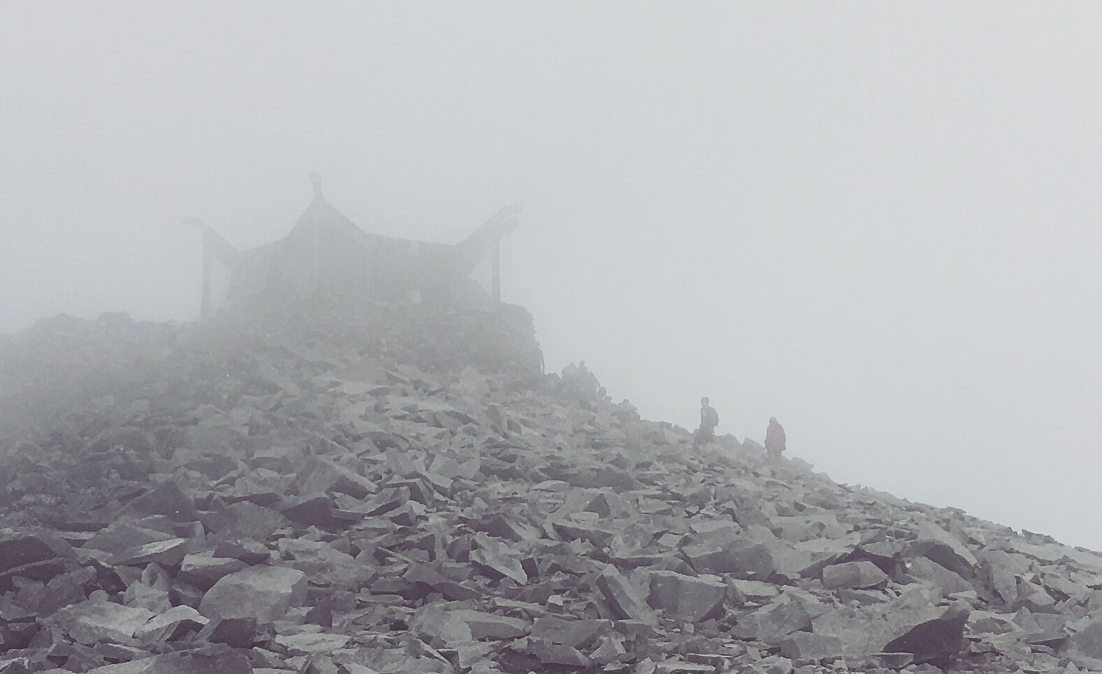 Hast du kein Bergweh, dann bekommst du es jetzt – oder spätestens, wenn die Wolken durchgezogen sind