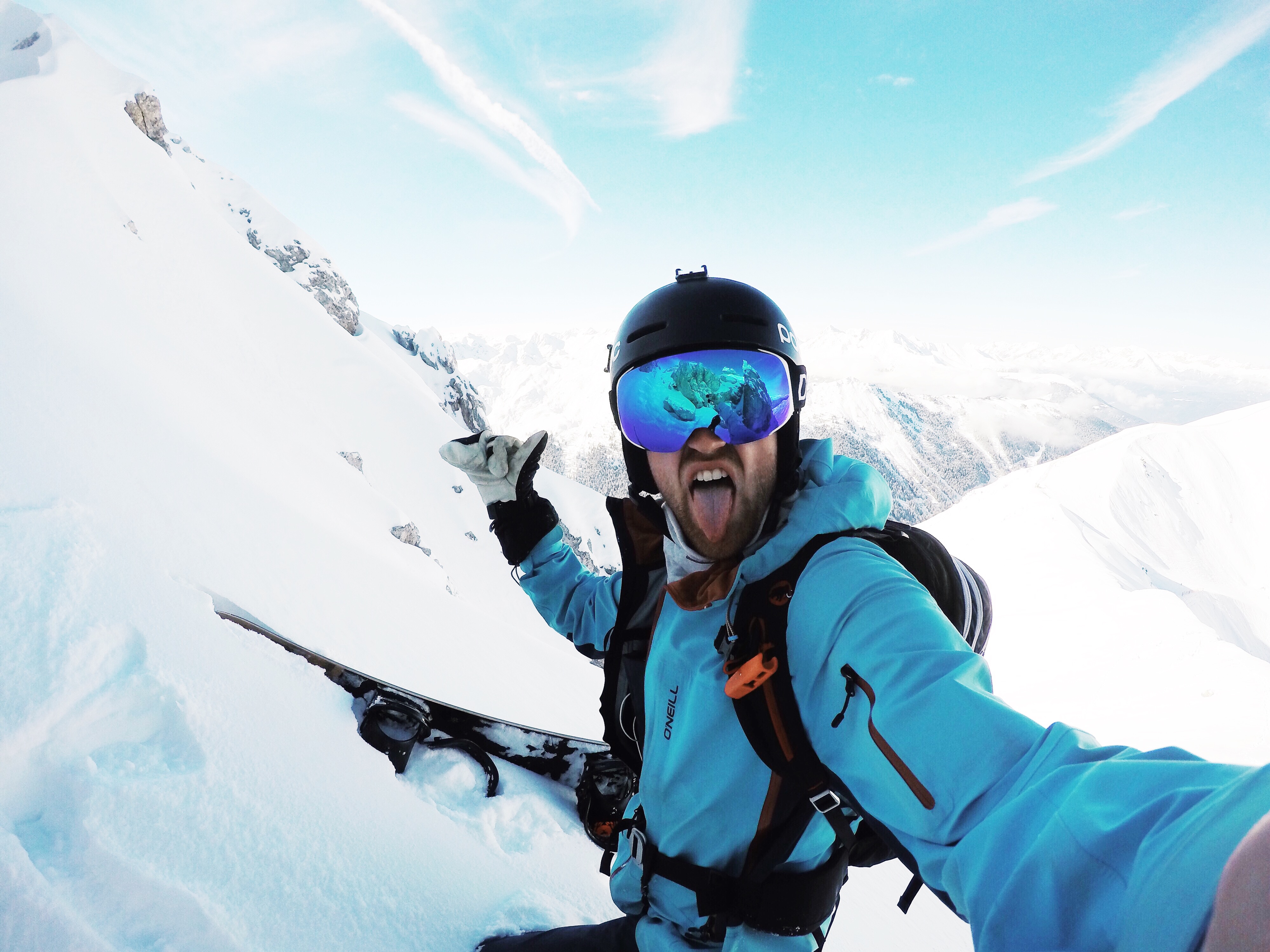 Fischkopprider, gebürtiger Hamburger und Wahl-Innsbrucker Nicolas Metz ist jetzt mit einer eigenen Snowboard- und Skibrillenkollektion am Start (Foto: Nicolas Metz / DELAYON Eyewear)